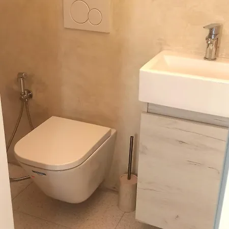 בית נופש Stella's Alley House *