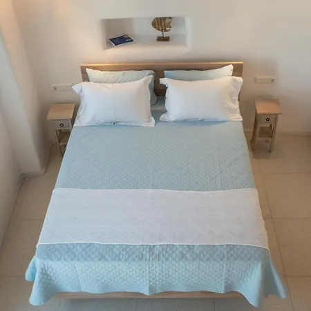 בית נופש Stella's Alley House נאוסה