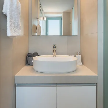 בית נופש Stella's Alley House *