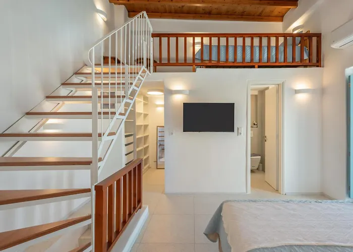 Stella's Alley House