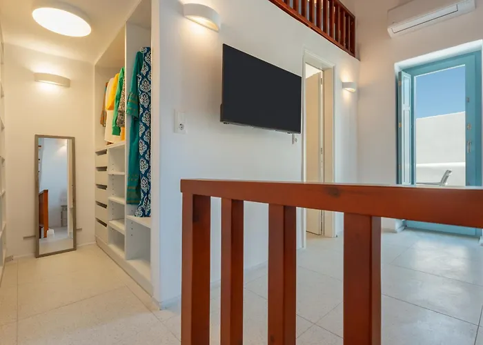 Stella's Alley House *